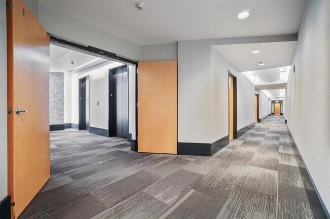 Foto del edificio - 943 Peachtree St NE