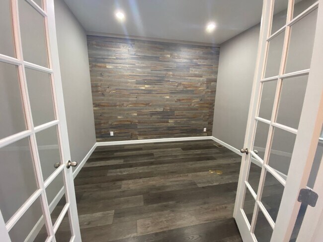 Building Photo - Incredible Home in Parker