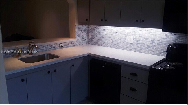 Foto del edificio - 1261 SE 28th Ct