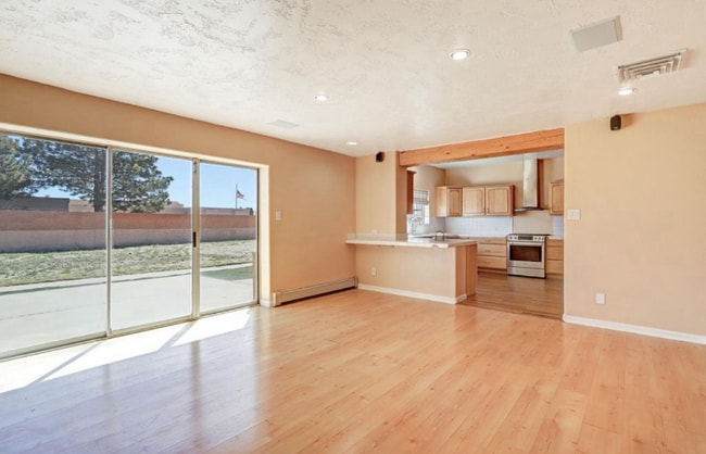 Building Photo - 2424 Vista Grande Dr NW