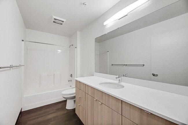 Interior Photo - Welcome to Dexter Hayes! Modern convenienc...
