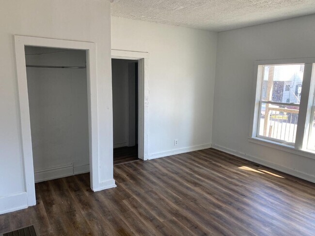 Building Photo - 187 Elmwood Ave