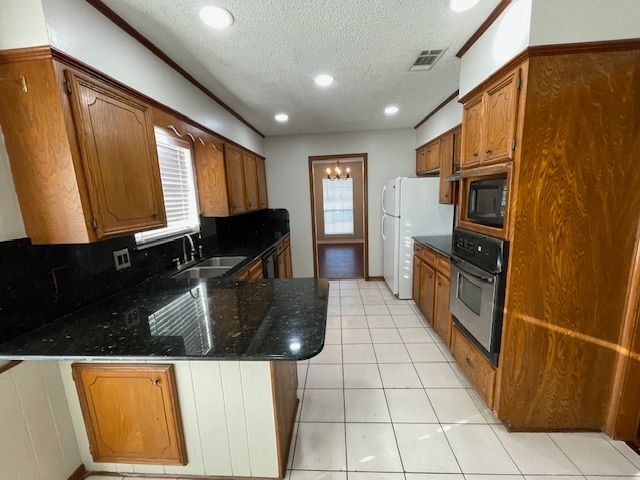 Building Photo - 15016 Lynbrook Dr