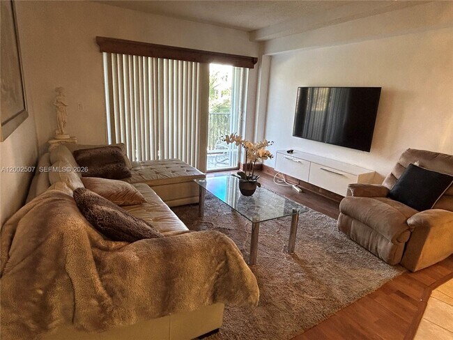 Foto del edificio - 201 180th Dr