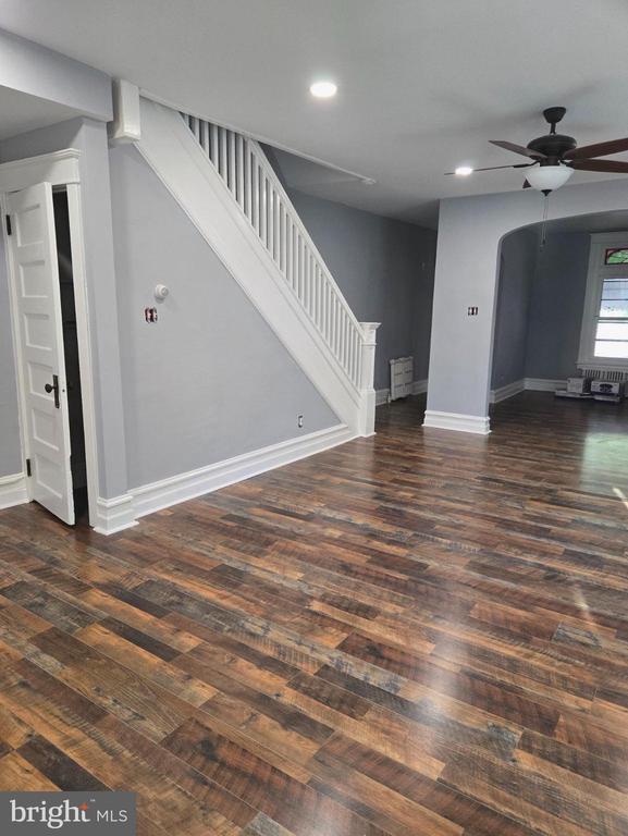 Foto del edificio - 393 N York St