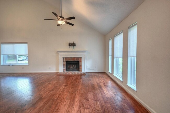 Foto del edificio - 9859 Meadow Bend Ln