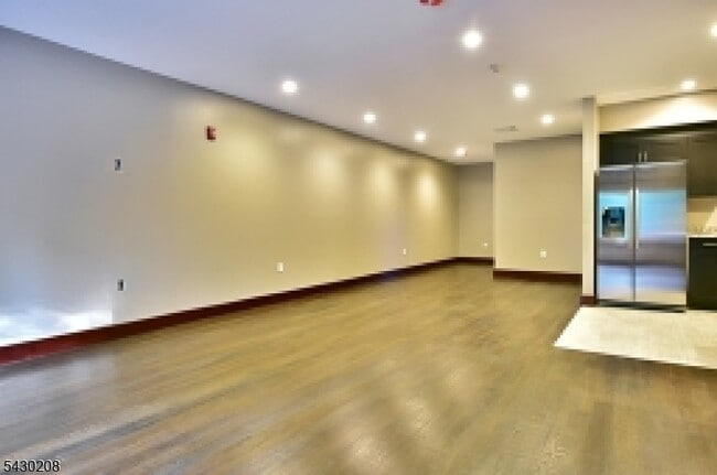 Building Photo - 8 Whitehall Rd