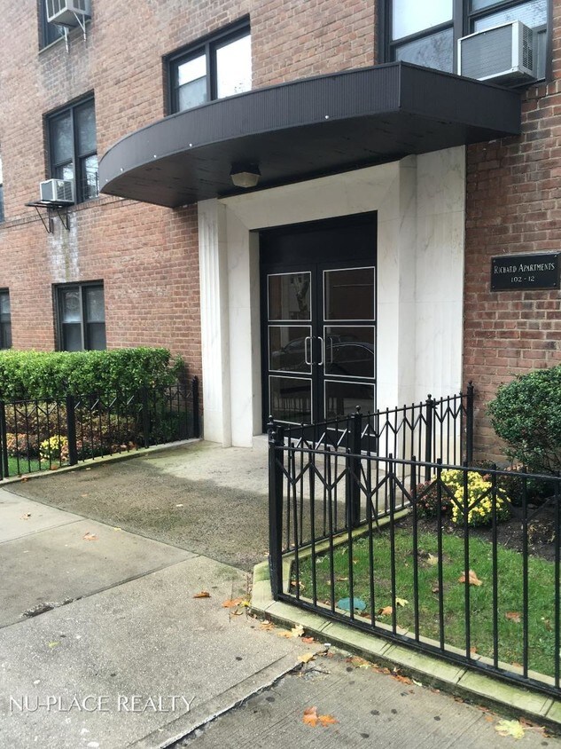 Foto principal - 10212 65th Ave
