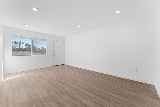 Foto del edificio - 376 N. Avenue 57-23