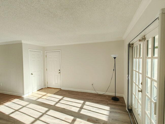 Living room - 1150 Collier Rd NW Apartment