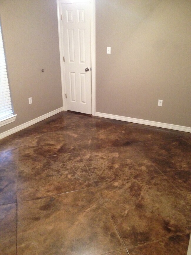 Building Photo - 43160 Pell Ct