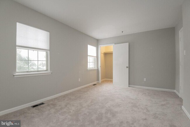 Foto del edificio - 7600 Lee Landing Dr