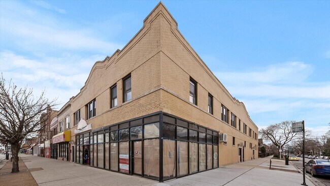 Foto del edificio - 2349 N Springfield Ave
