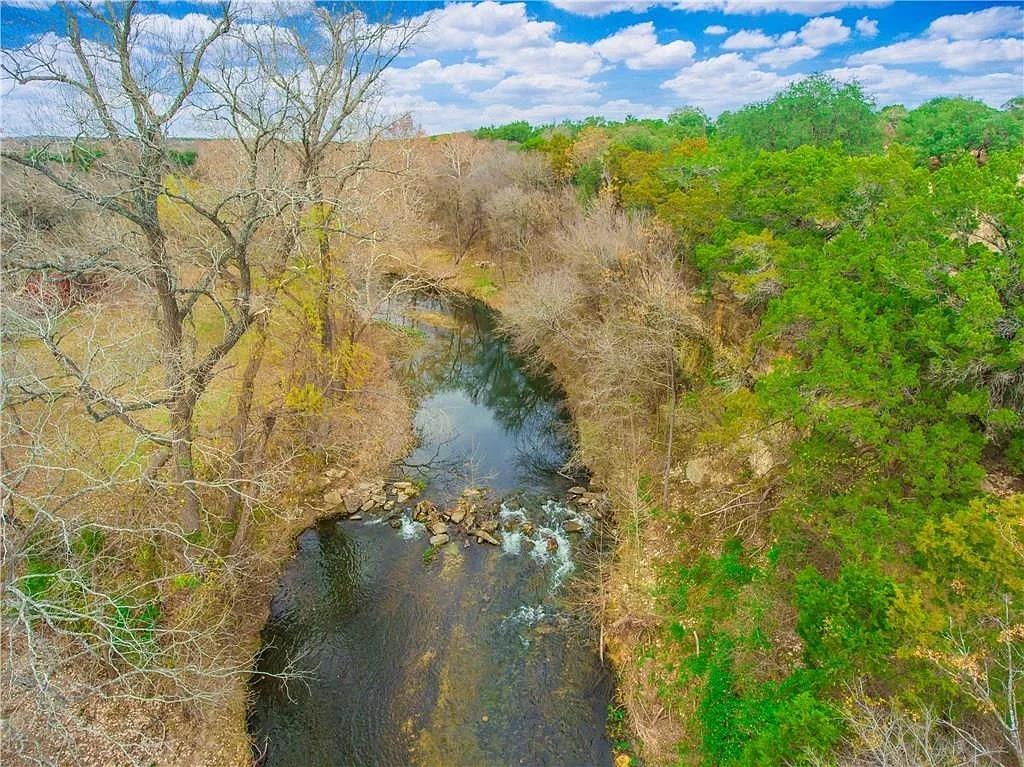 Building Photo - 801 Moore Ln