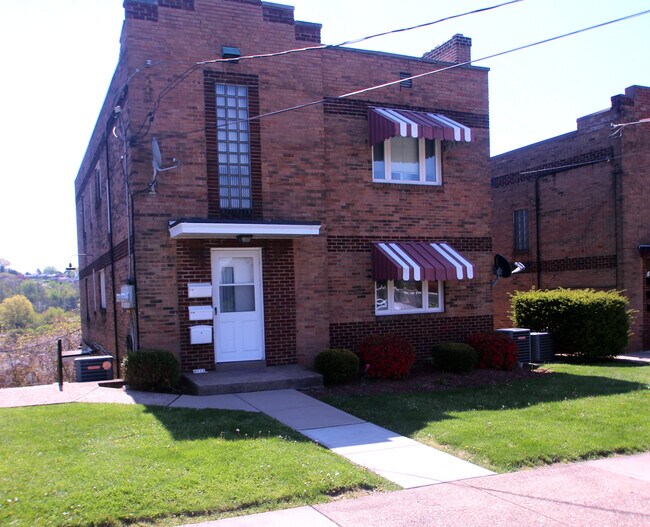 Building Photo - 4513 Main St