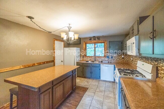 Foto del edificio - 1407 W Spring Ln