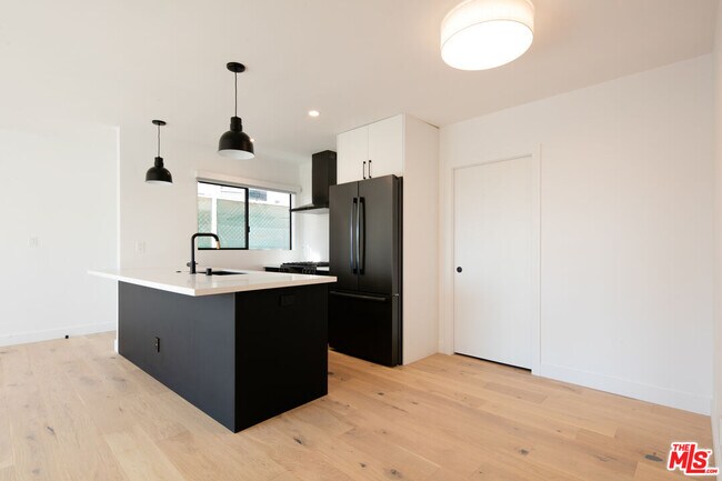 Foto del edificio - 2811 3rd St