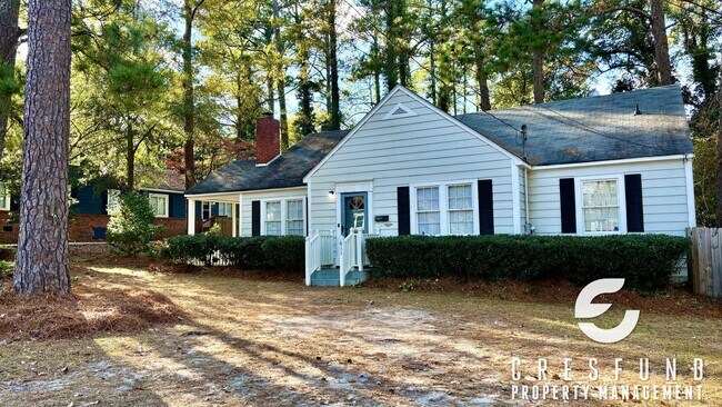 Building Photo - Charming 3 Bedroom 2 Bath Cottage style