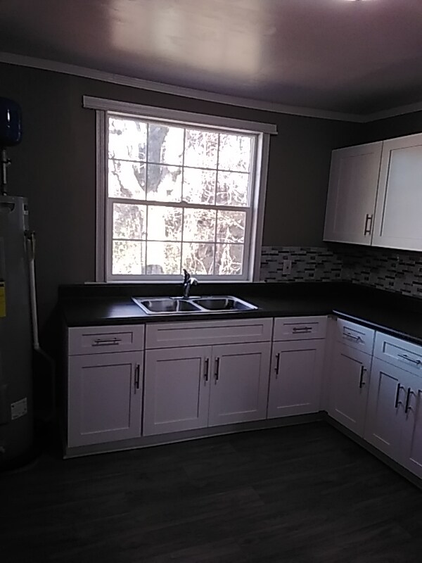 Kitchen - 1620 Murry Ave