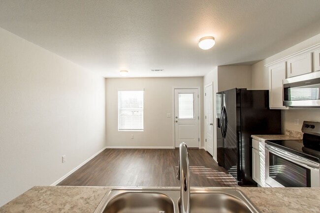 Building Photo - Band New 4 Bedroom Home in Lincoln!