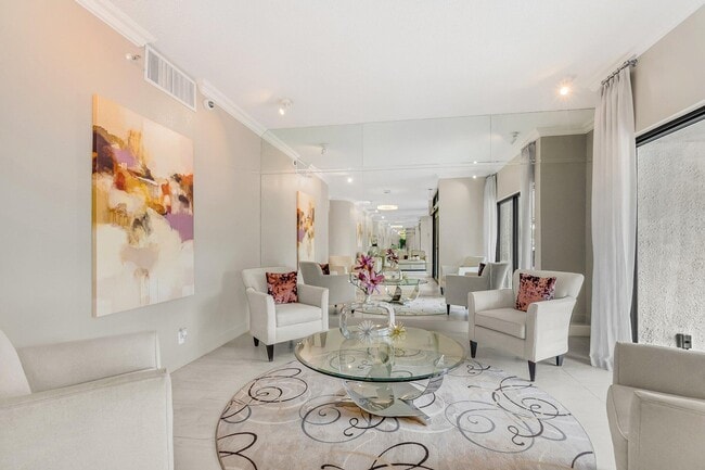 Foto del edificio - 6895 Willow Wood Dr