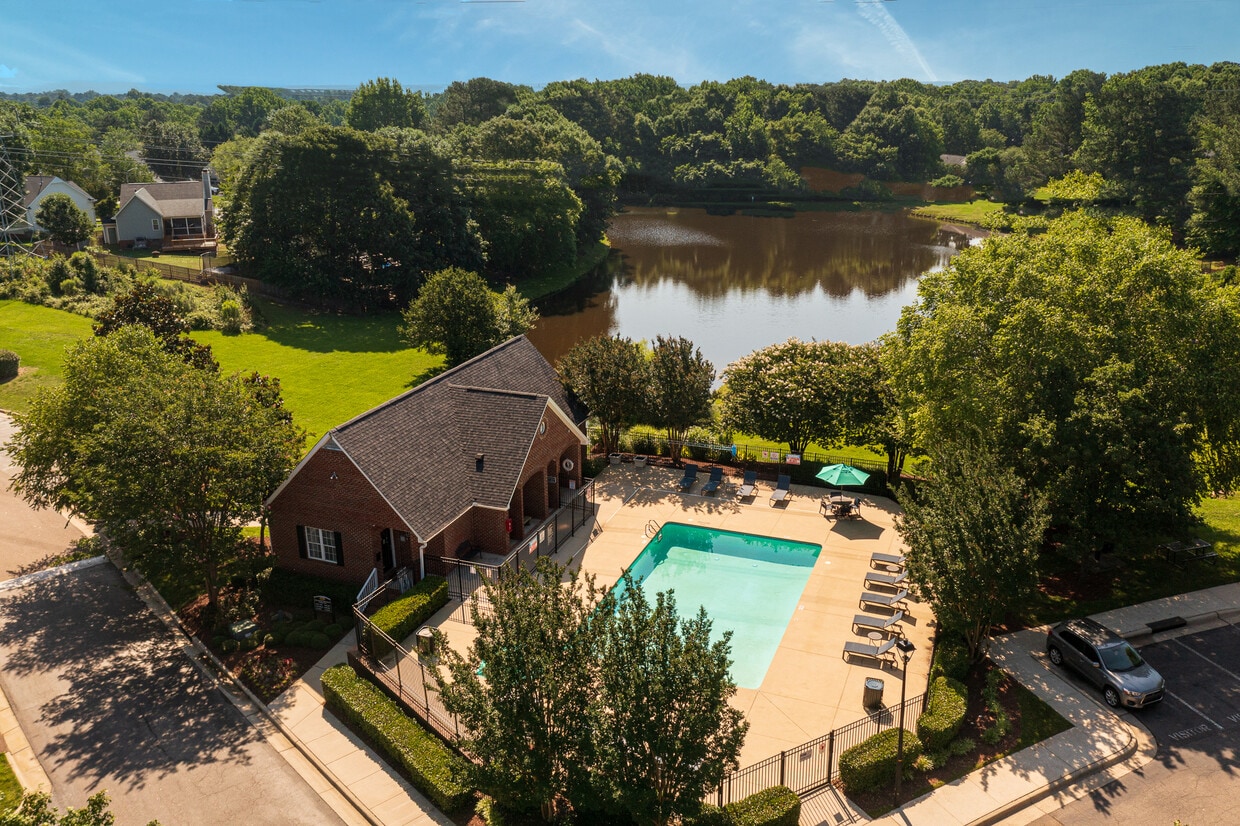 Primary Photo - Brookefield Apartments