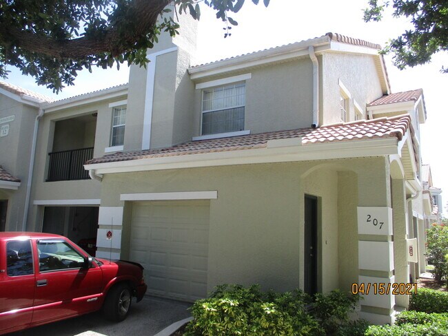 Building Photo - 122 SW Peacock Blvd
