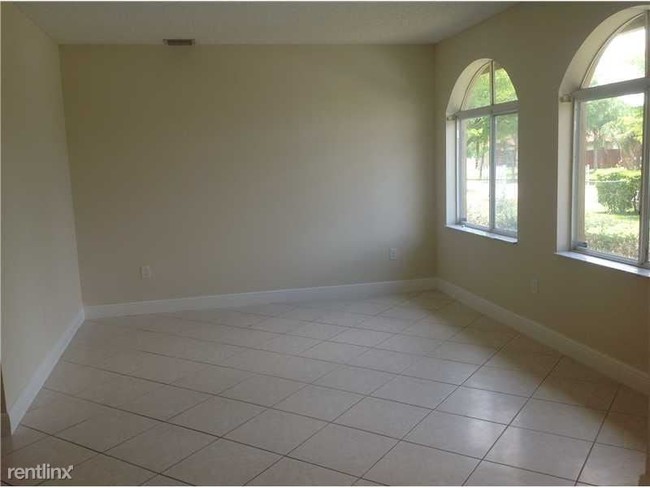 Building Photo - 4 br, 2.5 bath House - 13266 SW 203rd St
