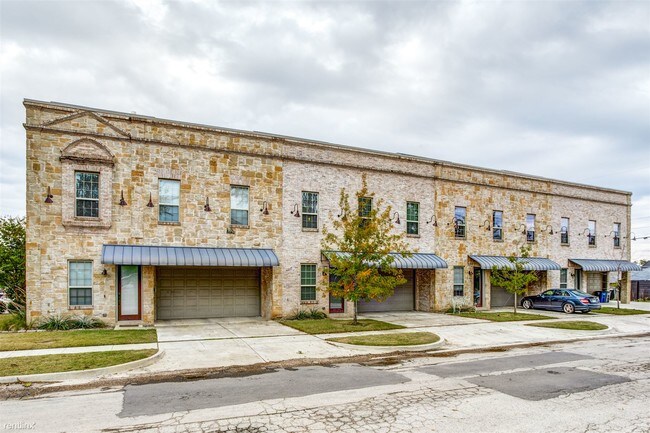 Building Photo - 2 br, 2 bath Townhome - 1931 Euclid Avenue 2