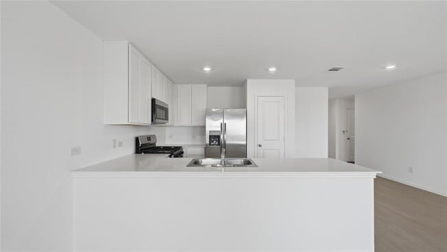 Building Photo - 221 Stumpy St