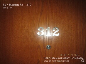 Building Photo - 847 Martin St