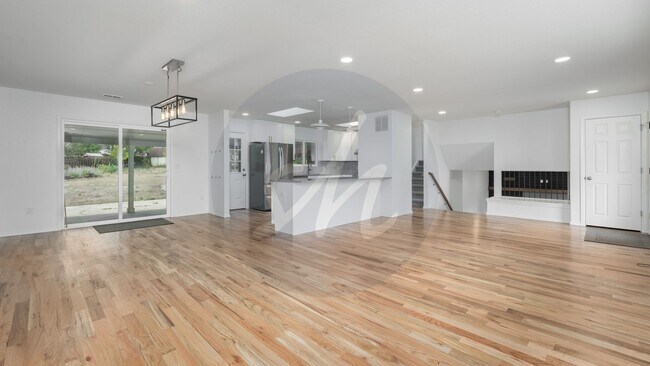 Building Photo - 2518 Fairview Cir