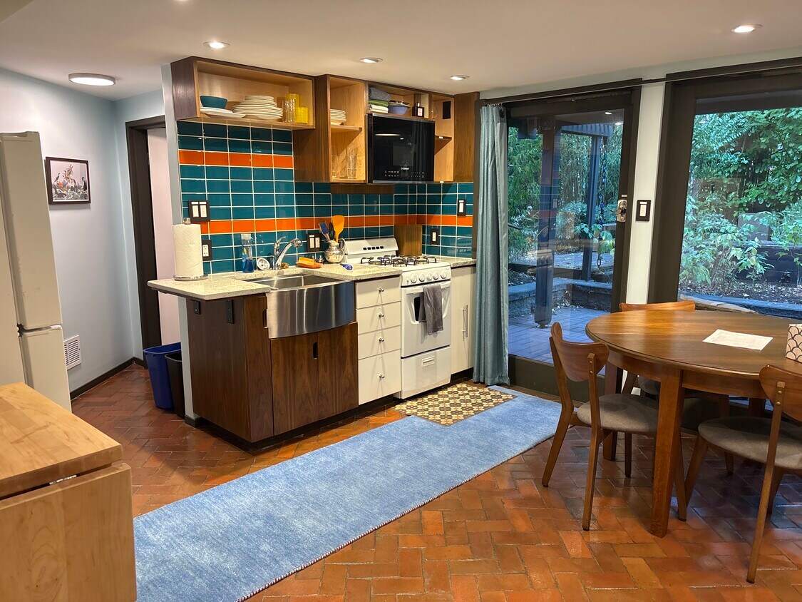 Foto principal - 4312 37th Ave NE