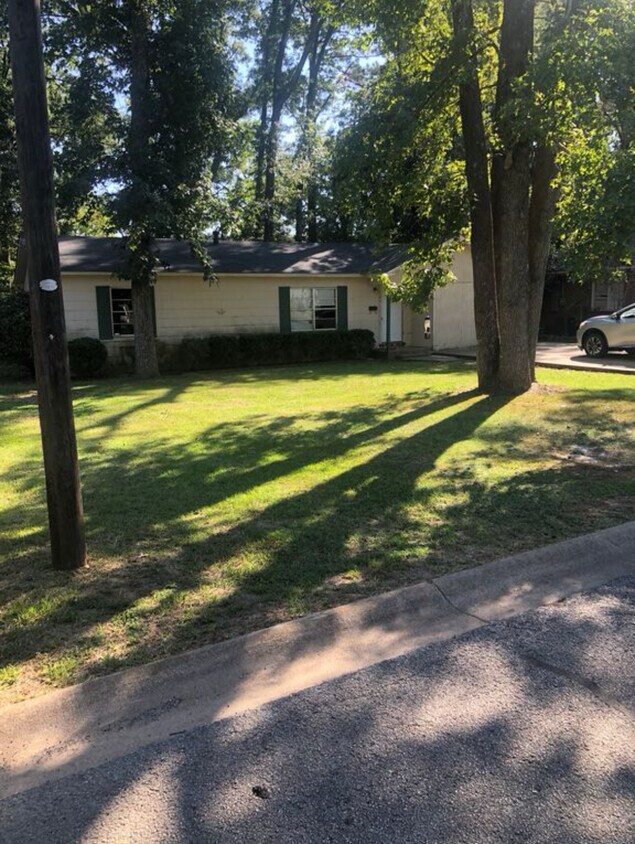 Foto principal - 1504 E Lantrip St