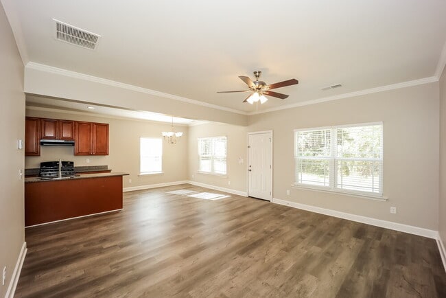Building Photo - 5179 Howell Ct
