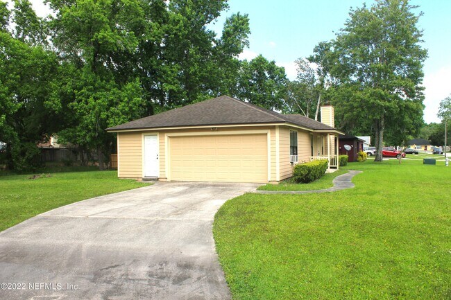 Building Photo - 2440 Burns Dr