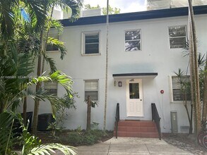Building Photo - 7865 SW 57th Ave