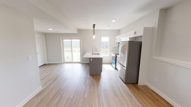 Building Photo - 10529-105133 133 Ave