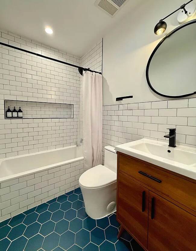 Baño - 938 Putnam Ave