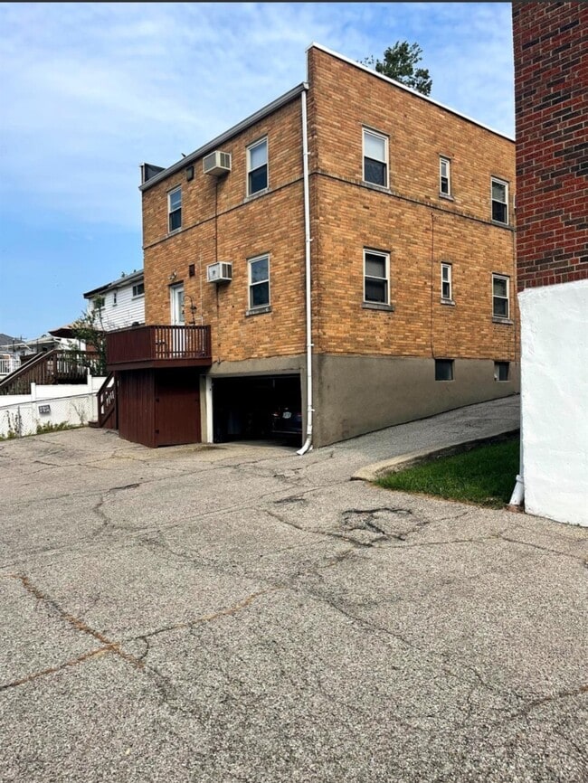 Building Photo - 4649 Mount Alverno Rd