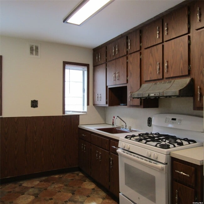 Building Photo - 82-14 233rd St