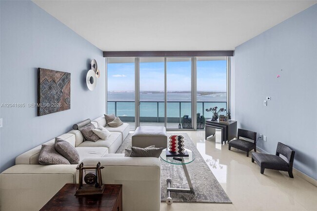 Foto del edificio - 1331 Brickell Bay Dr