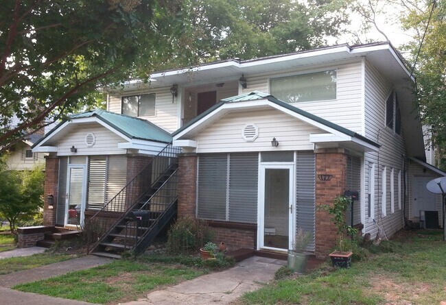 Building Photo - 2132 15th Ave S