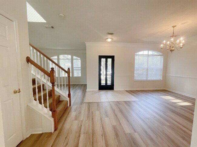 Foto del edificio - 5723 Ames Crossing