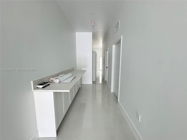 Foto del edificio - 135 NW 60th St
