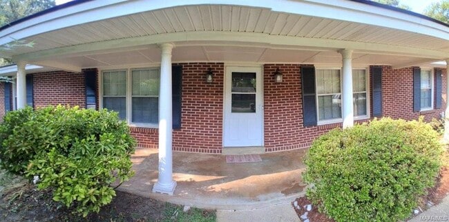Building Photo - 3733 Royal Crest Dr