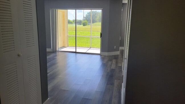 Building Photo - 969 Coral Club Dr