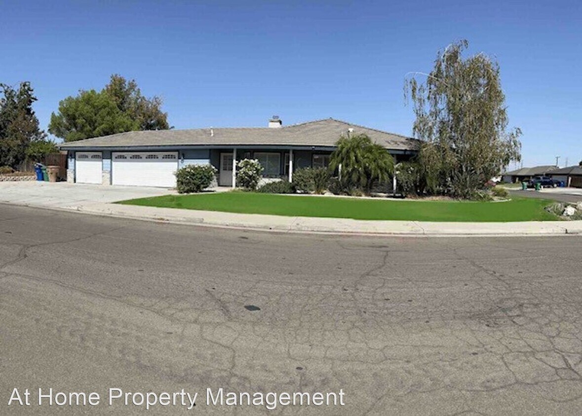 Foto principal - 4 br, 3 bath House - 10212 Planebrook Ave