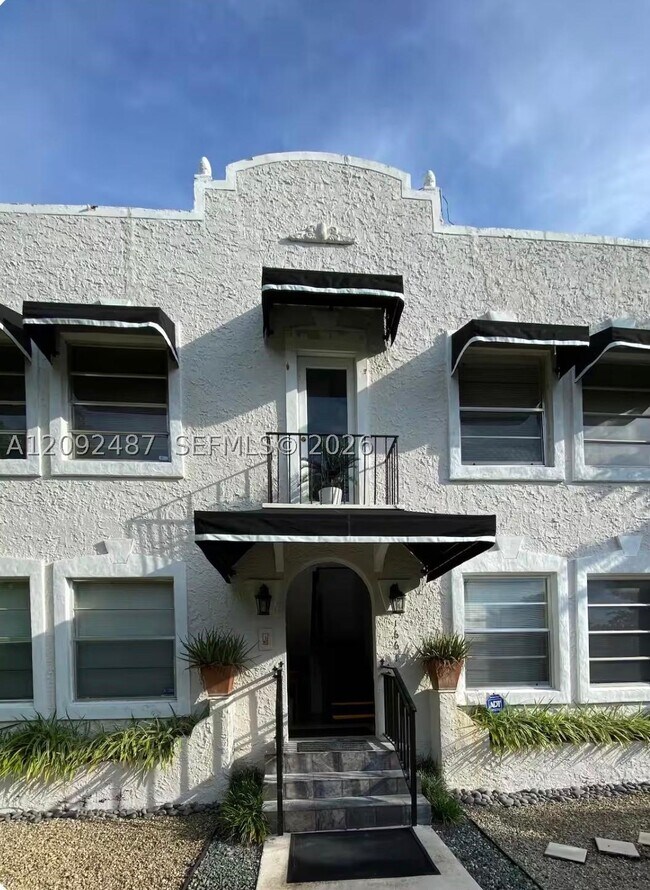 Foto del edificio - 1661 SW 13th St