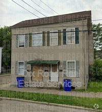 Building Photo - 829 Maple Ave